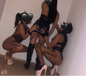 Modesty escorts in Bluewater, ON